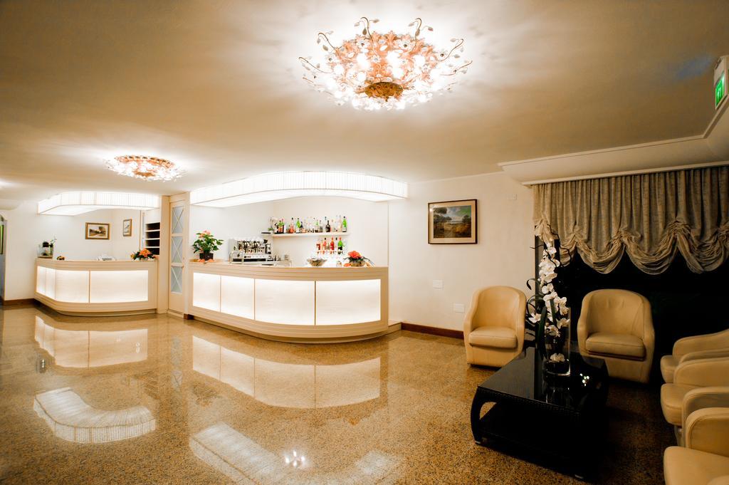 Hotel Ca D'Oro チェルヴィア エクステリア 写真